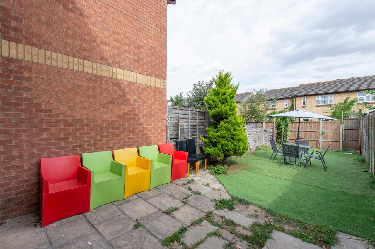 Stylish 2 Bed House near O2 Arena, Excel & City Airport - Chambres d’hôtes