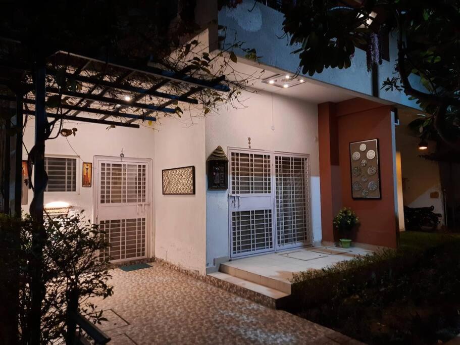 Cozy 3BHK villa with terrace - B&B