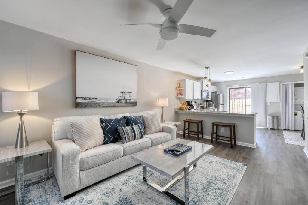Stylish Haven NEW Walk to the Ocean Smart TVs Wifi - B&B