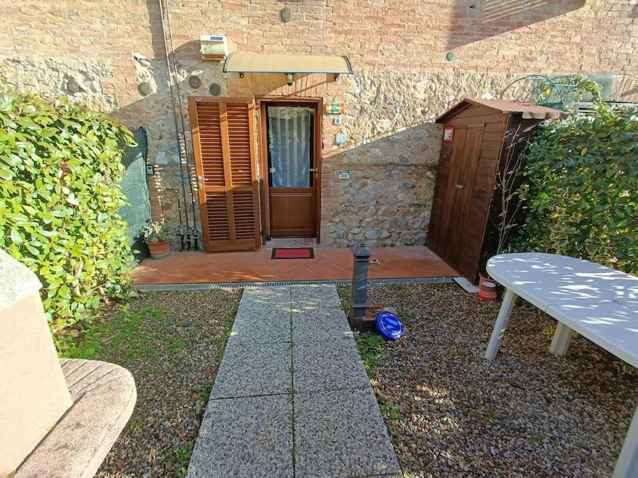 Appartamento monolocale con giardino, Siena 15 min - B&B Rosia