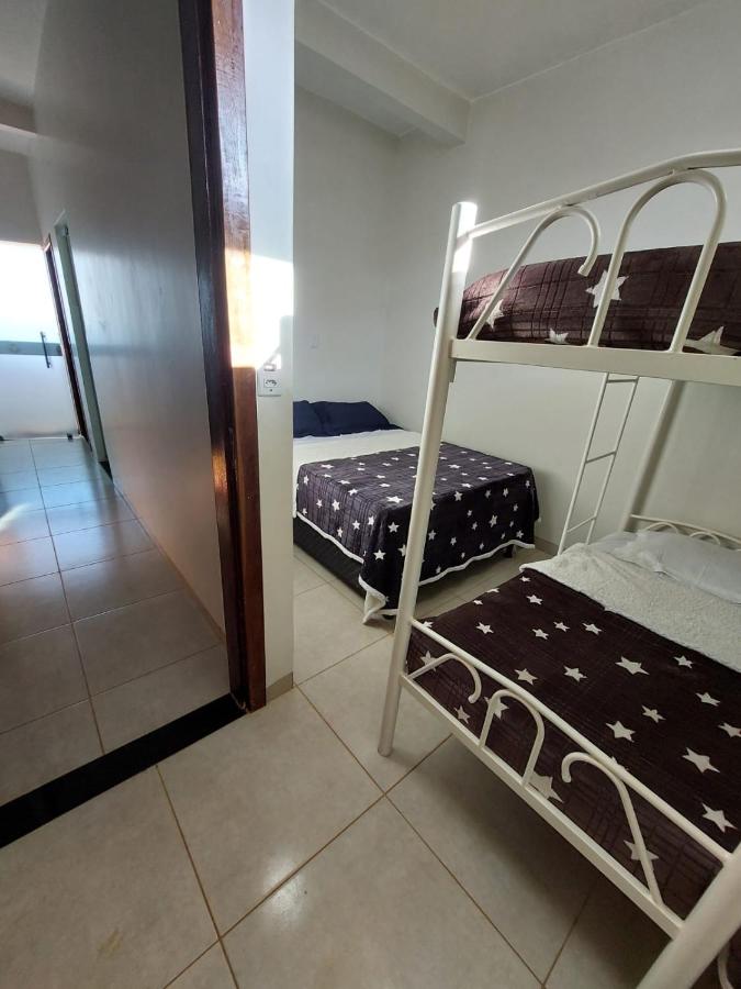 Quarto Casal com Solteiro - Queen's Hotel - B&B Formosa