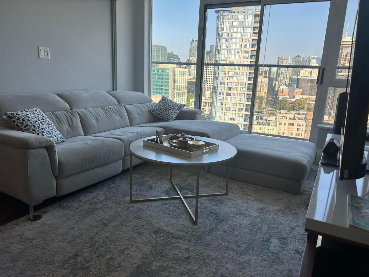 Urban Oasis in Downtown Vancouver 1 Bed 1 Bath - B&B Vancouver