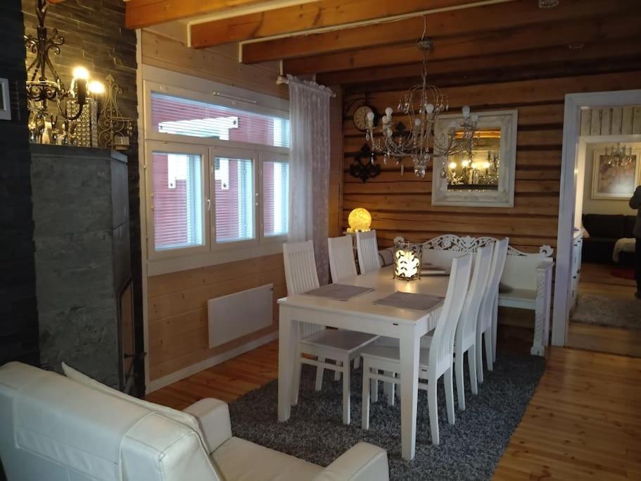 Mama's house Skandinavia lake in Ivalo - Chambres d’hôtes