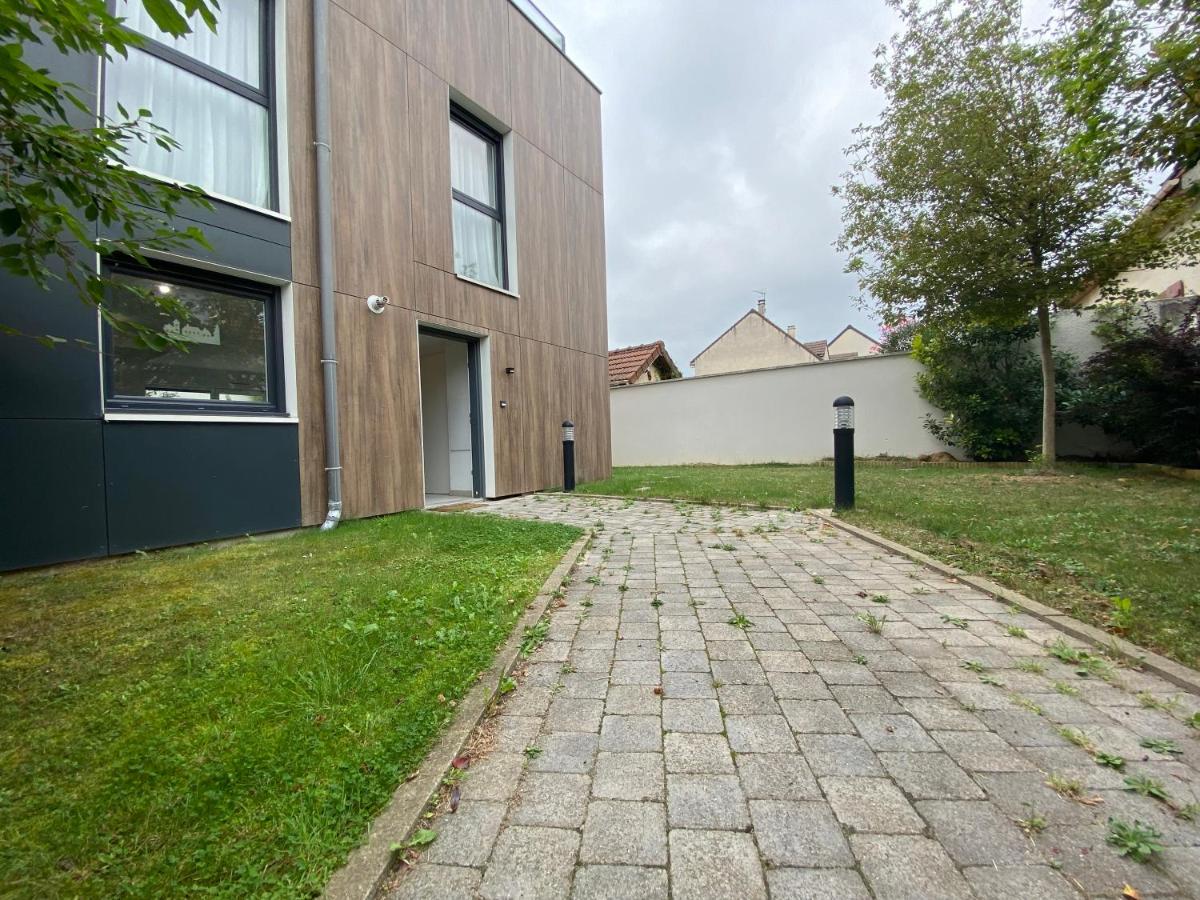 Duplex NEUF 90 m2 - 3 chambres, avec jardin à Sartrouville - Ferienwohnung