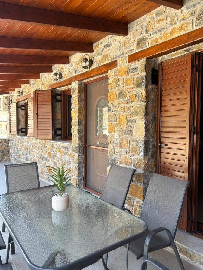 Dirfys House - B&B