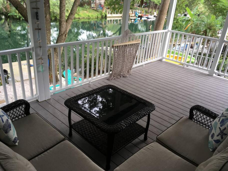 The Chuby Mermaid - Weeki Wachee River Access Waterfront with Paddlecraft - B&B