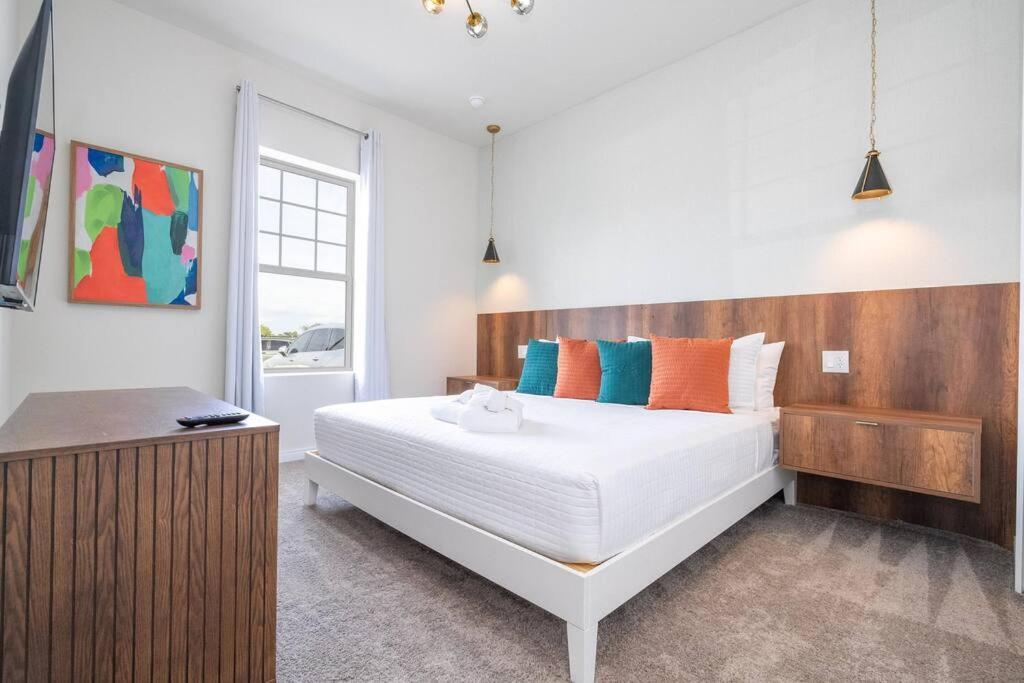 DLuxx Vacation Home 3 milles from Disney 7570 - B&B