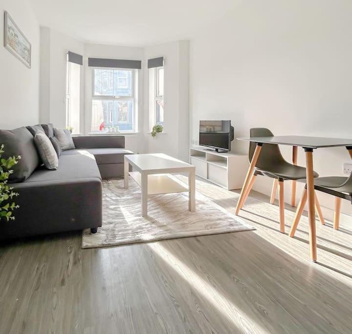 Wellington Road Apartment 1 - Ferienwohnung Southtown