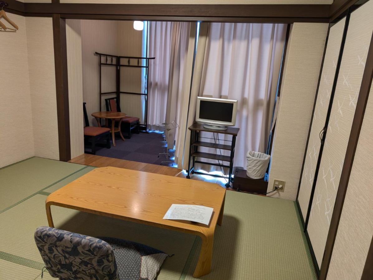 Single Room with Shared Bathroom