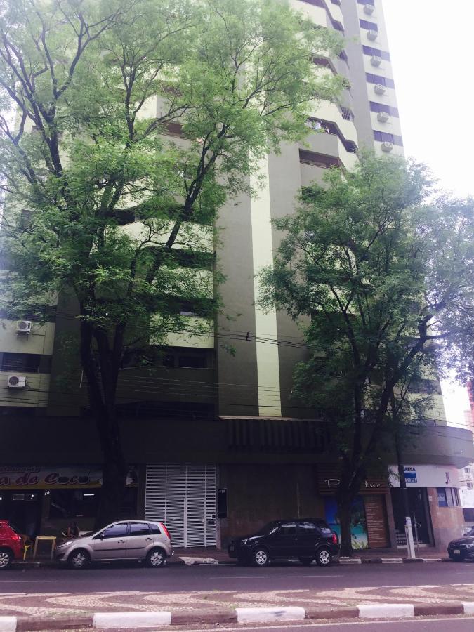 Apartamento no Centro Foz do Iguaçu 130 mt - B&B