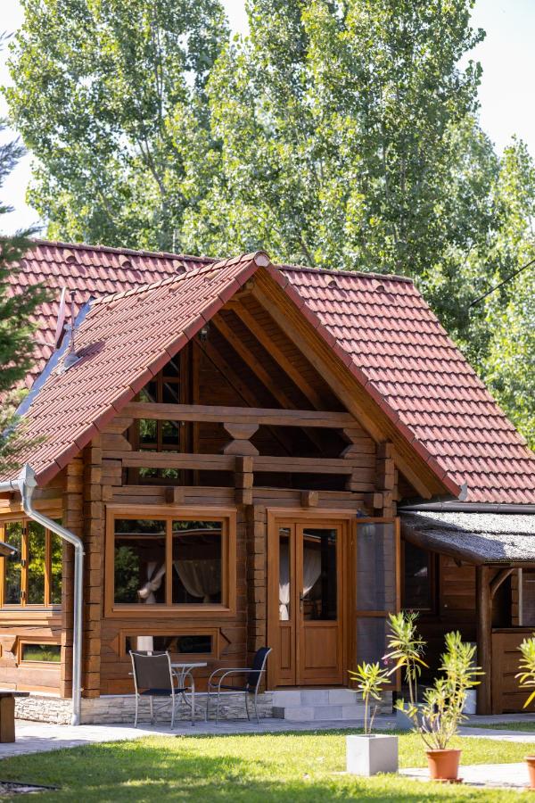 Körösparti wellness faház - Bed and Breakfast