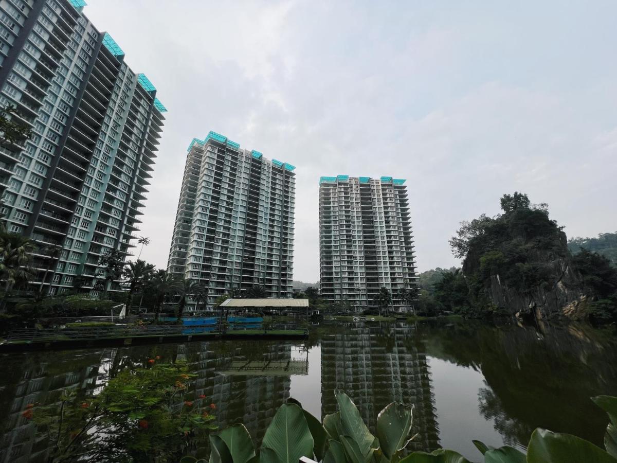 Ipoh Lakeside Apartment with Mountain View - B&B Kampong Batu Lapan