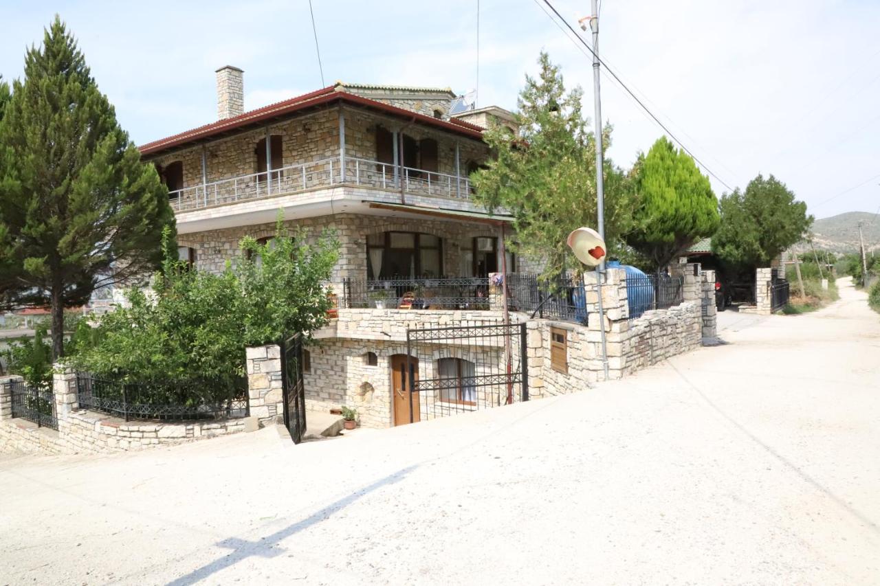 Stone House Berat - Chambres d’hôtes Dushnik