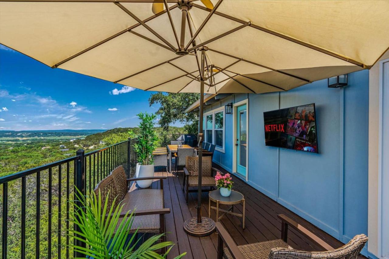 Lago Luxury Retreat - Sunset Views of Lake Travis - B&B Lago Vista