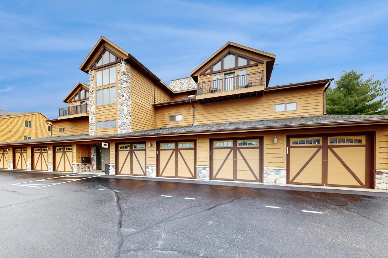 Sunset Condominiums: The Retreat - B&B Arkdale