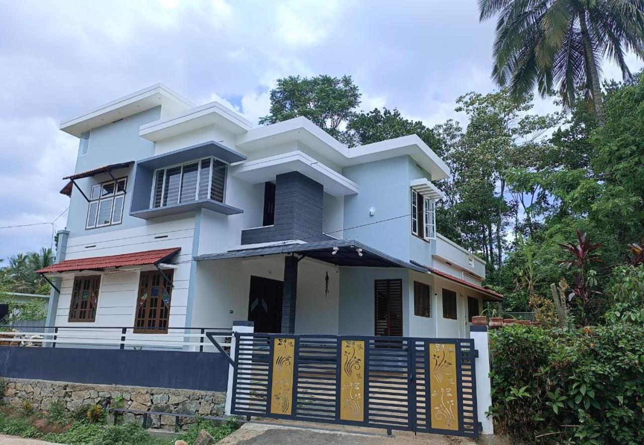 Aditi HOMESTAY - B&B Kalpatta