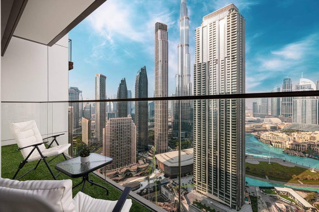 2BR Burj Khalifa & Fountain Views Burj Crown 39th Floor - Chambres d’hôtes Dubaï