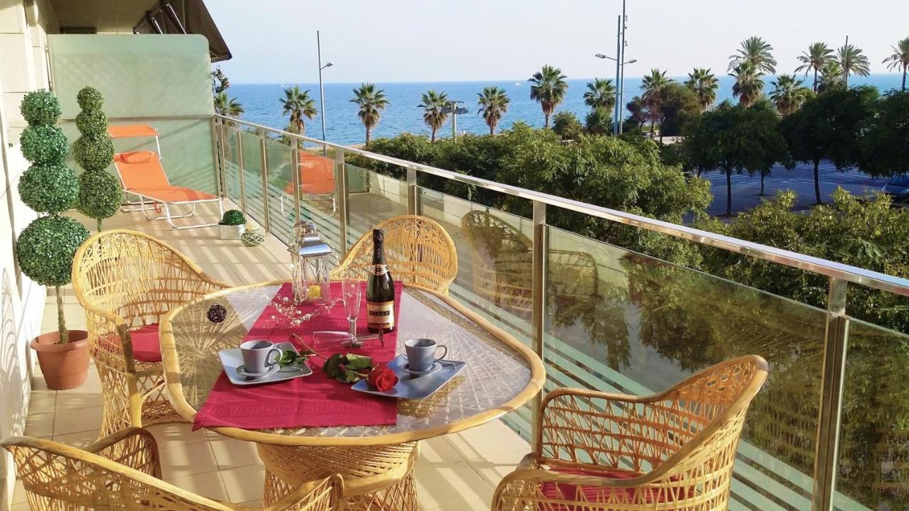 B&B Badalona - ALEXANDRA´s BEACH-PORT - Bed and Breakfast Badalona