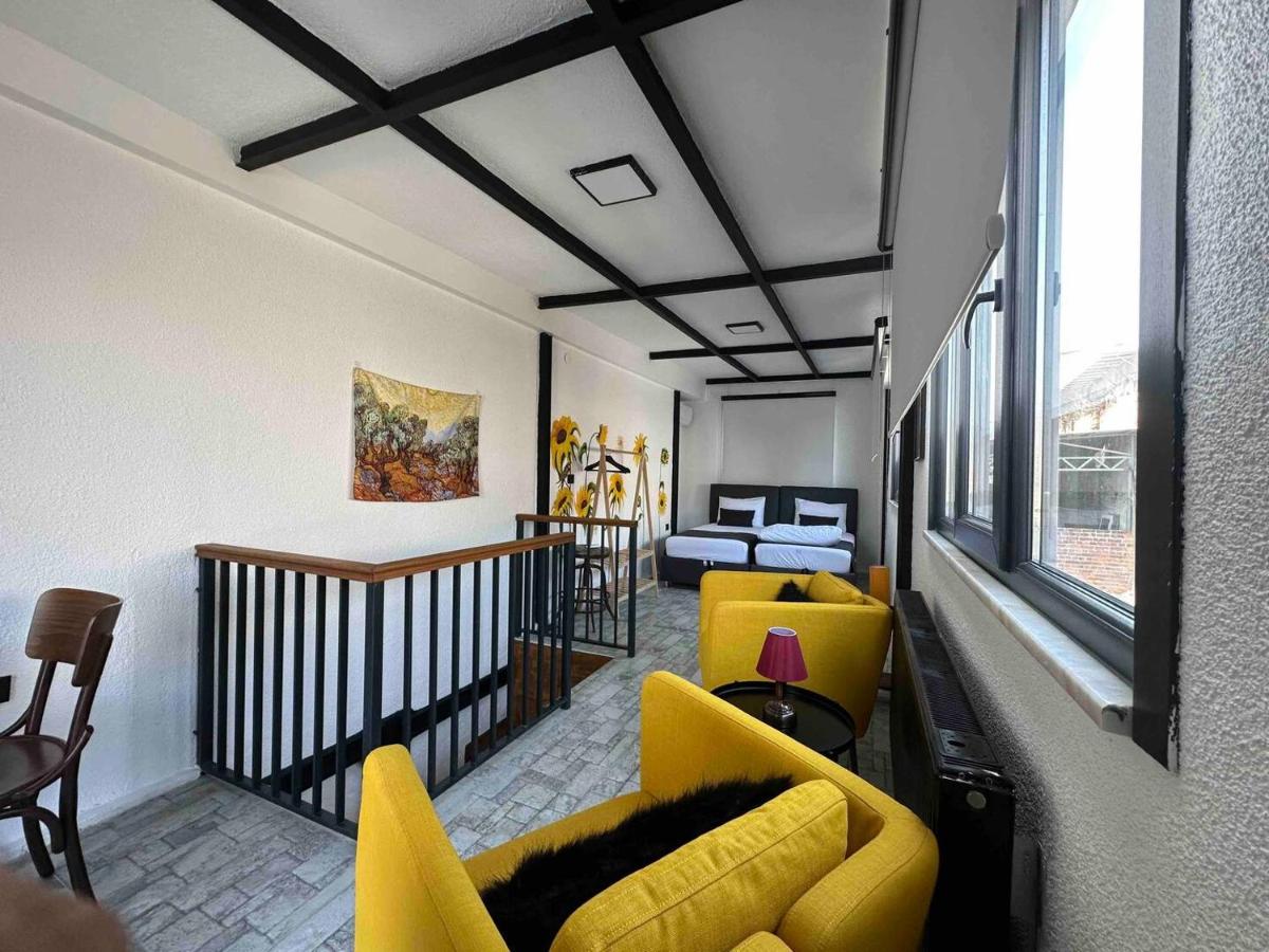 Two-Bedroom Deluxe Apartment with Balcony