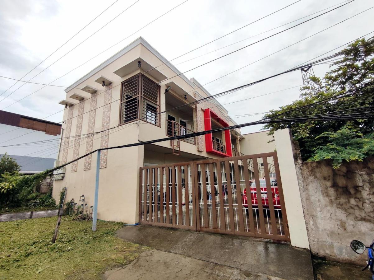 SNOW Studio Apartment - Near Clark International Airport - B&B