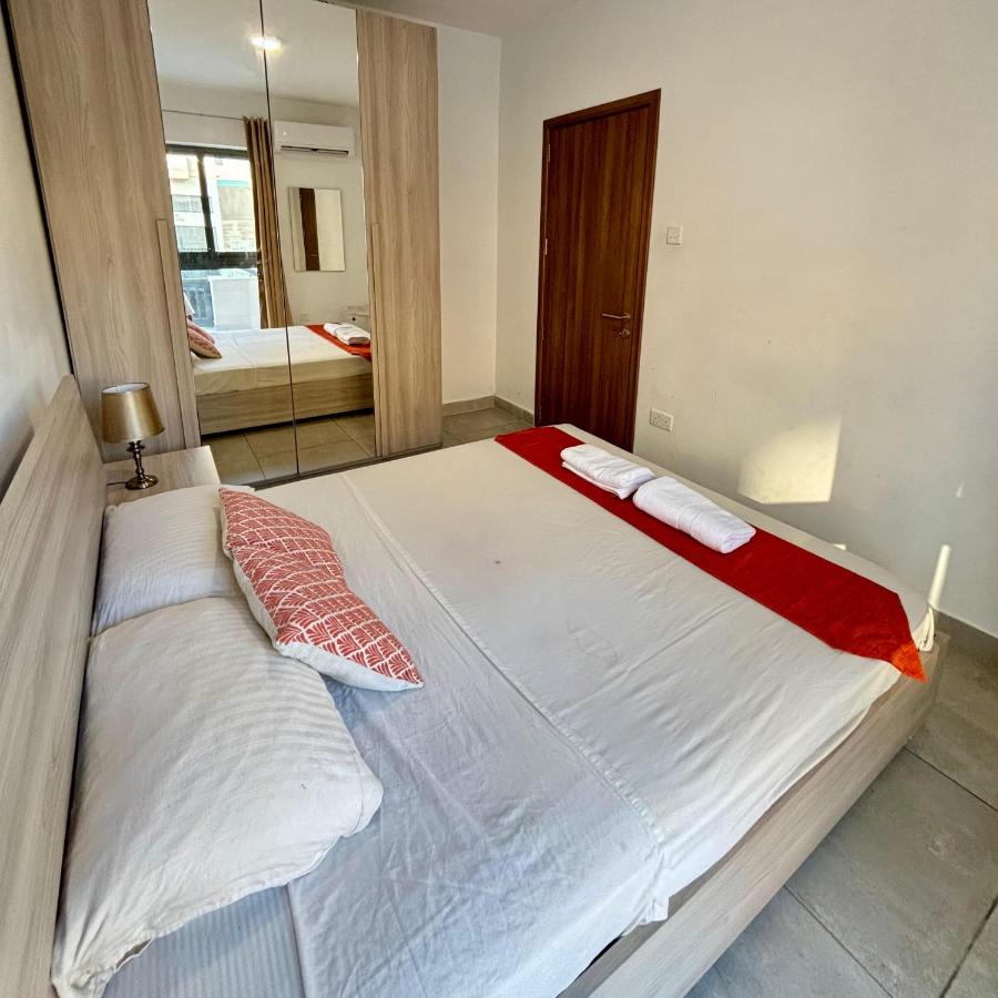 Cozy and Bright Central Room, Shared Flat - Chambres d’hôtes Imsida
