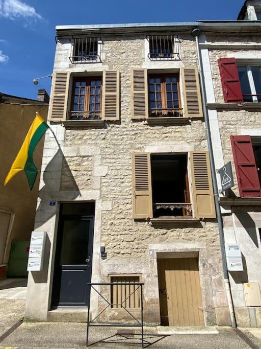 La Belle Cuvée - Plein centre-ville Chablis - Bed and Breakfast