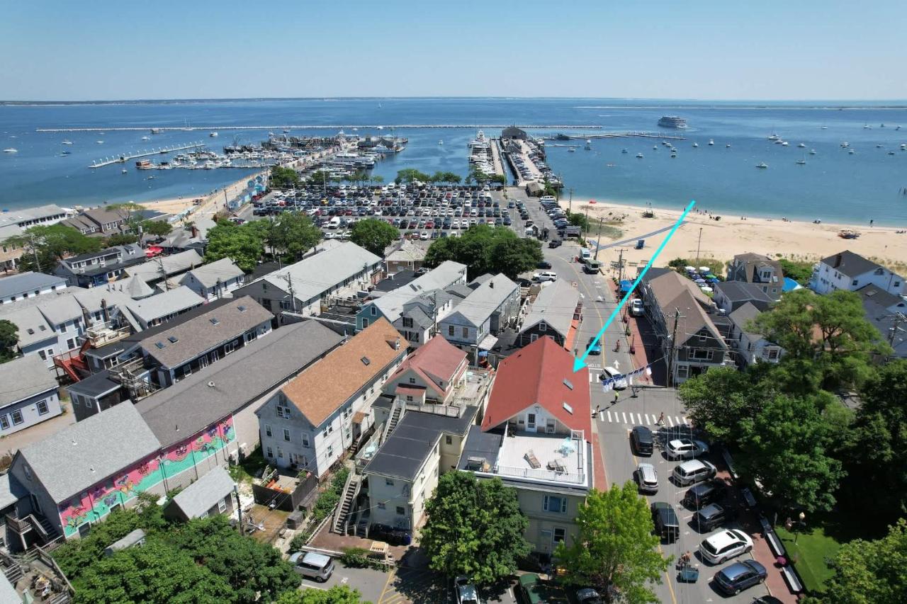 Expansive Deck with Waterviews and views of Ptown Monument - B&B