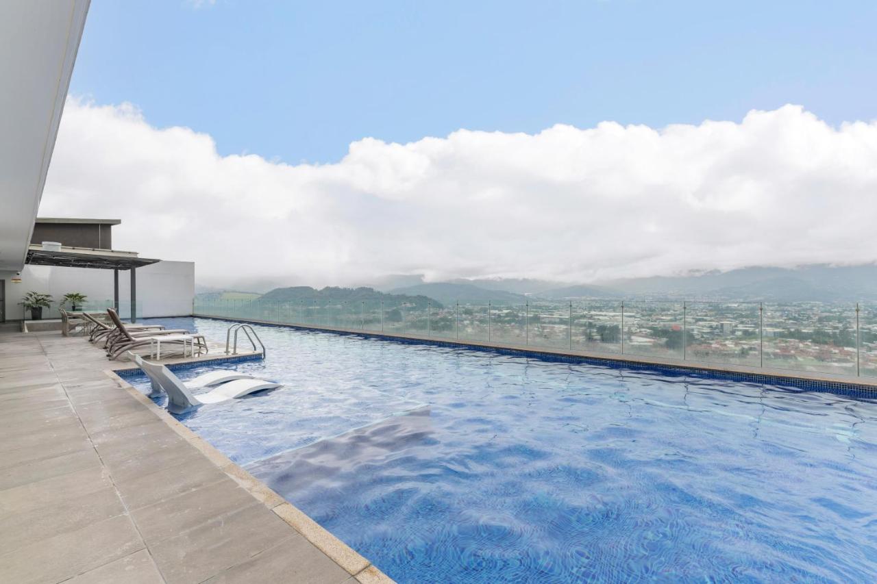 Vista Verde iFreses, 2nd floor! AC, TV and Pool - B&B Guayabo