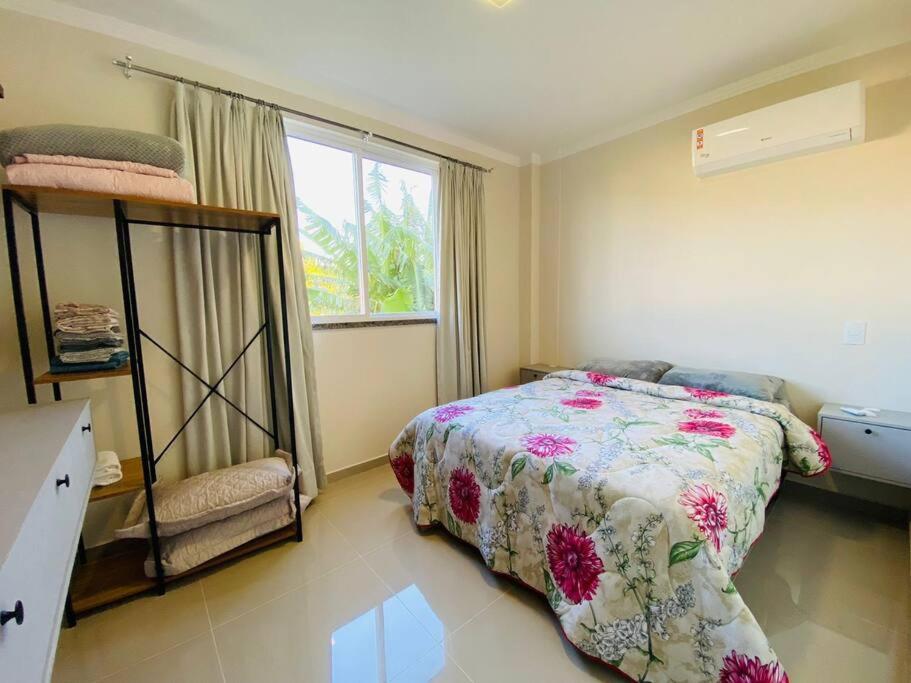 Apartamento novo - 400m do mar Bombinhas - B&B