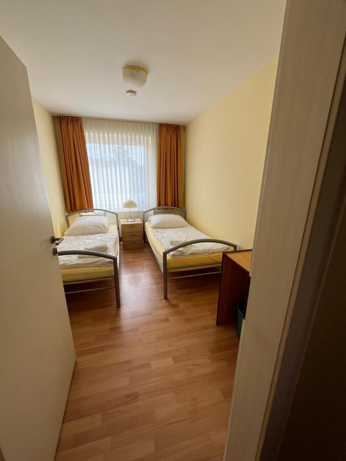 Red Dot Tobias - B&B Hamm