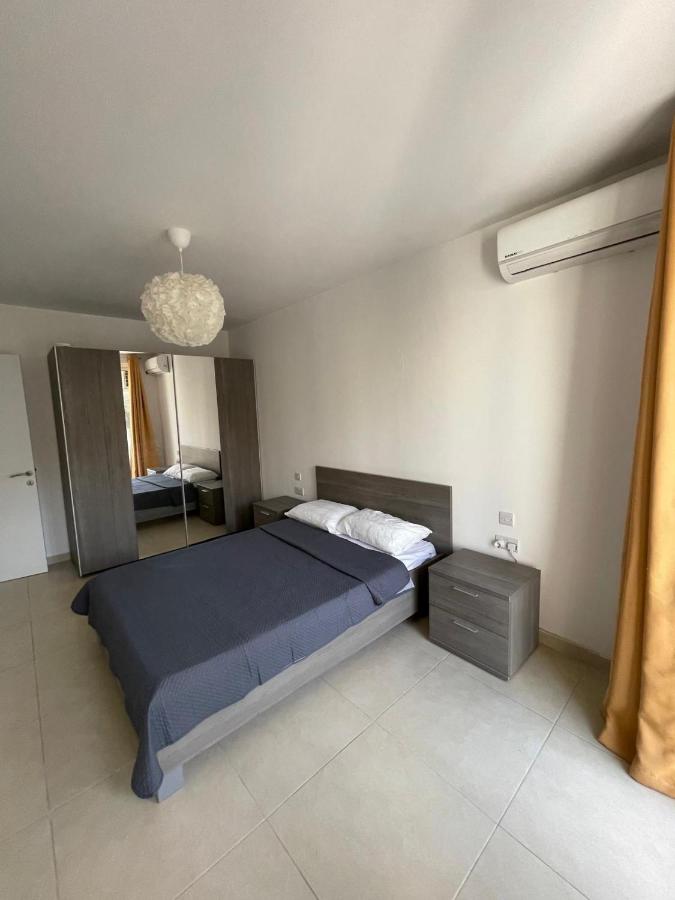Modern Apartment in Central St Julians - B&B
