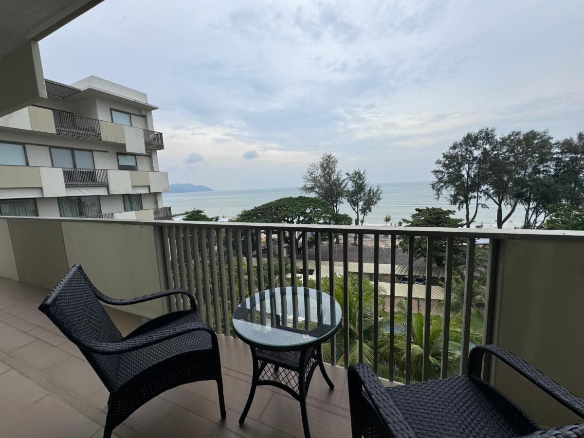 By The Sea Direct Seaview n Pool view#B53 - B&B