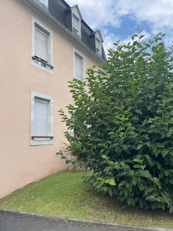 Petit studio avec parking, très bien équipé proche des Thermes et du centre ville Nouvelle literie - B&B