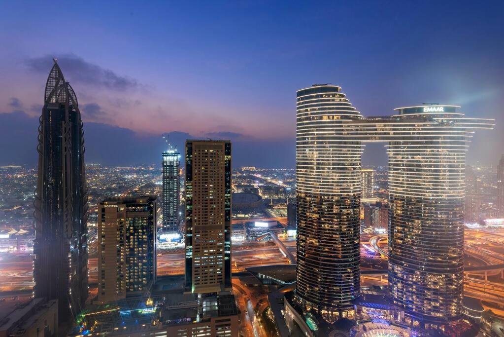 FIRST CLASS 2BR Elegance with Iconic Views - Ferienwohnung