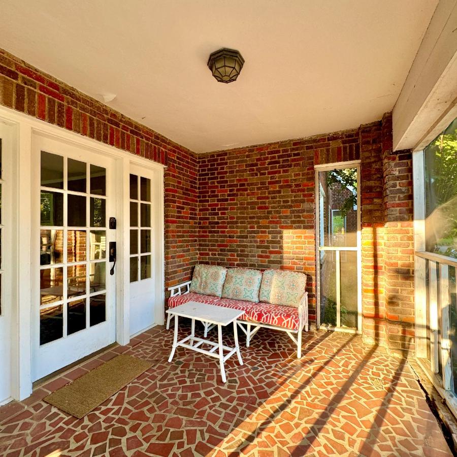 Historic Home, Modern Amenities- 15 Minutes to Downtown Chattanooga- Perfect for Families - Bed and Breakfast Signal Mountain