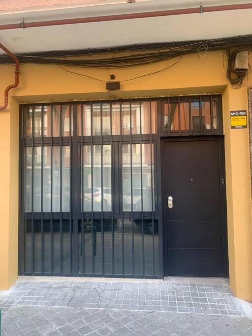Stunning Apartment Pueblo Nuevo - B&B Madrid