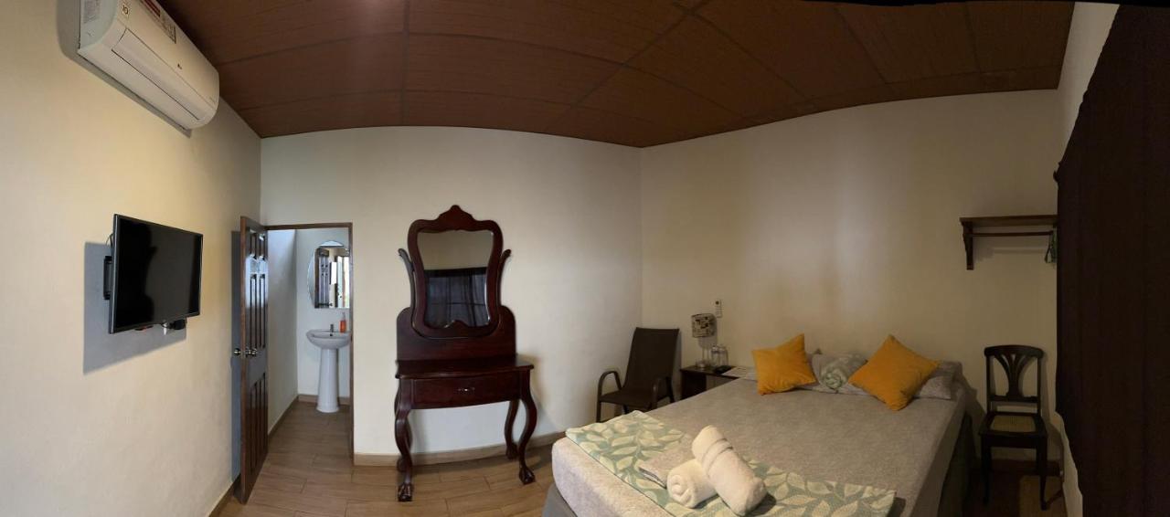 Queen Room with Garden View