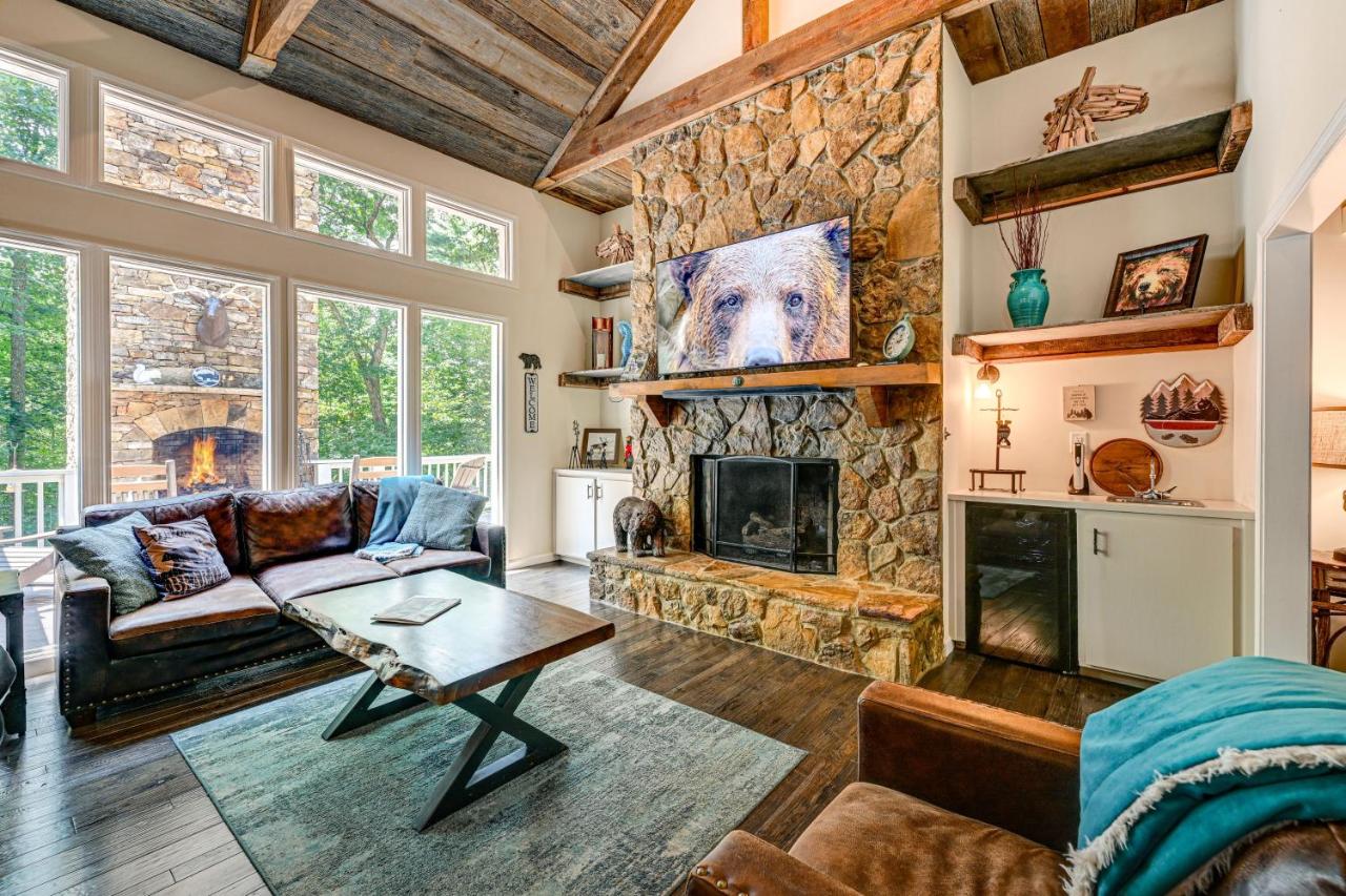 Mountain Bearadise Home with Mountain Views - B&B