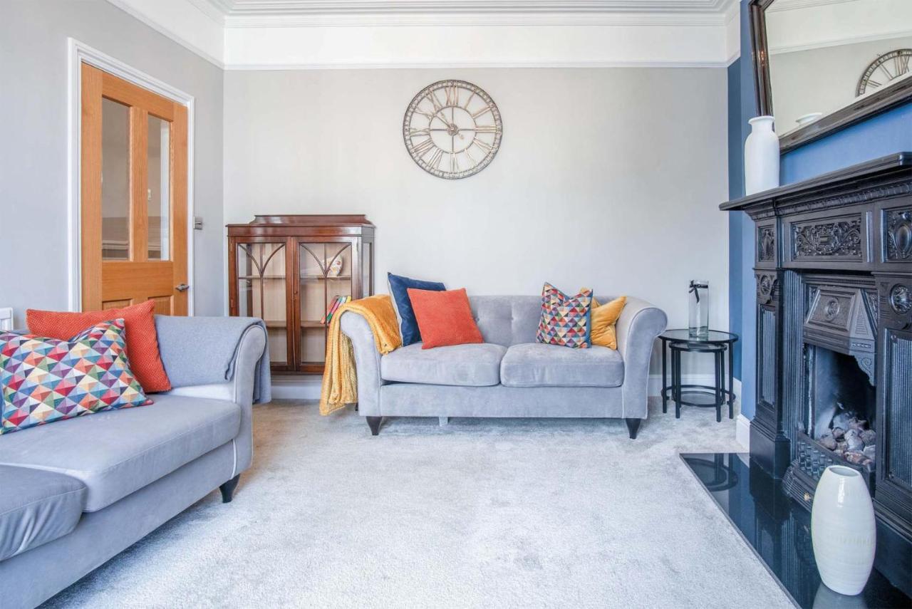 Overland Road – 4 Bedroom House – Mumbles - Bed and Breakfast Mumbles