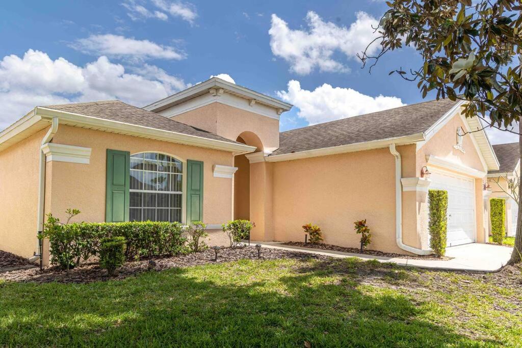 Luxury Orlando Villa, Private Pool with Waterfall - B&B