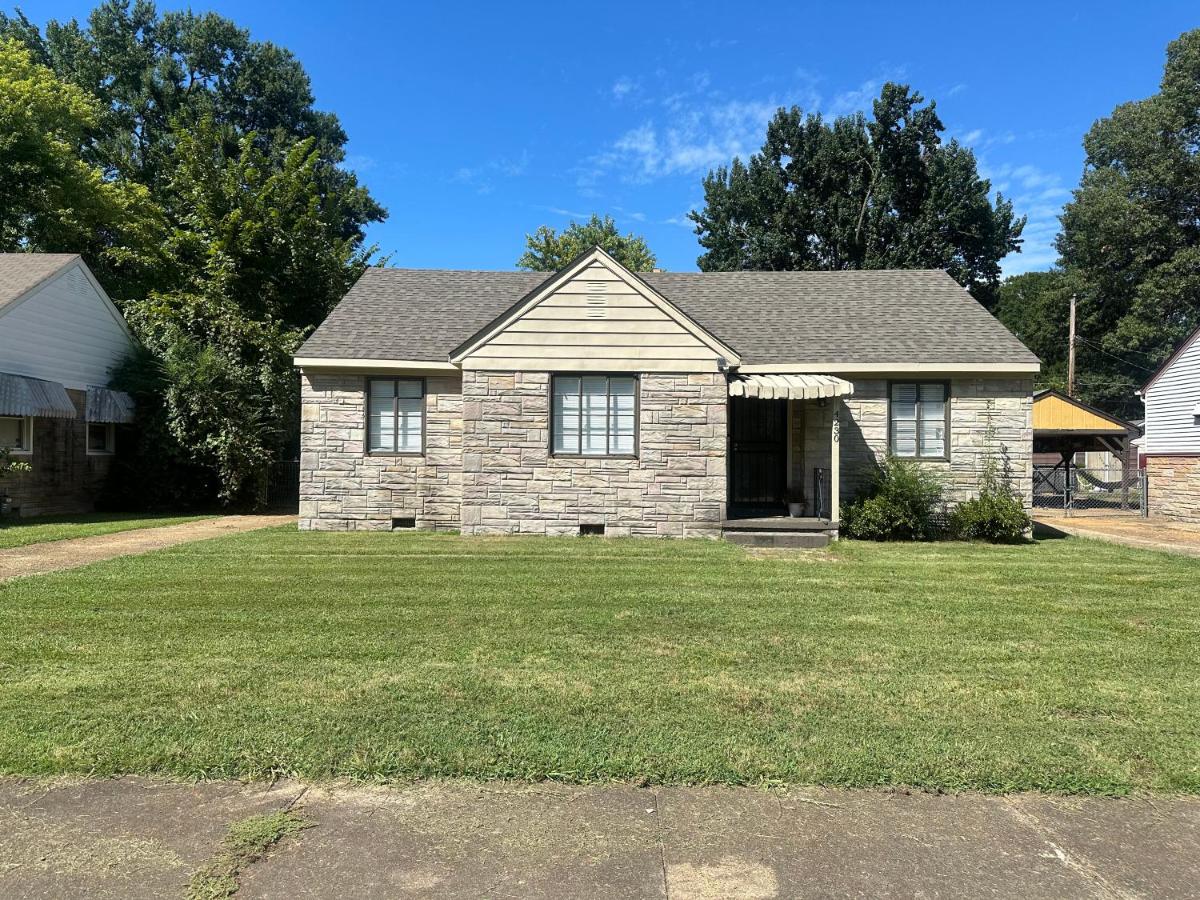 E, Memphis Home 5 min from I240W - Ferienwohnung