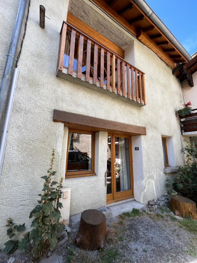 The Stable House Bourg d’Oisans -bike/hike/ski - Bed and Breakfast