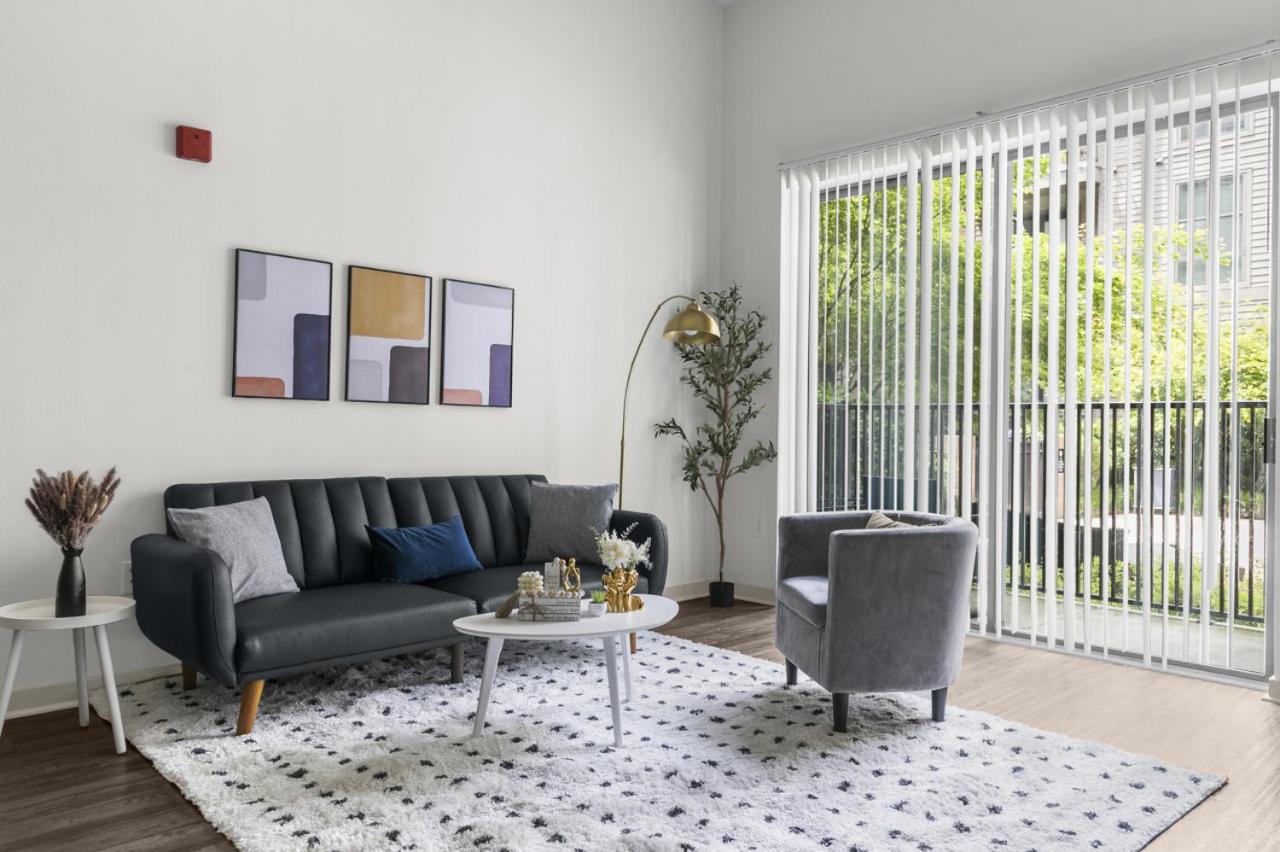 City Chic Modern 1Bedroom Fully Furnished Condo - Ferienwohnung Birmingham