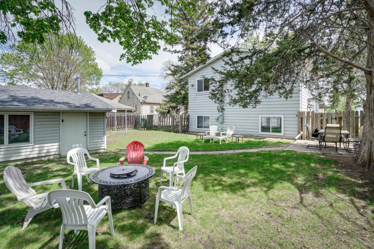 Spacious Minneapolis Home Rental 8 Mi to Downtown - Bed and Breakfast