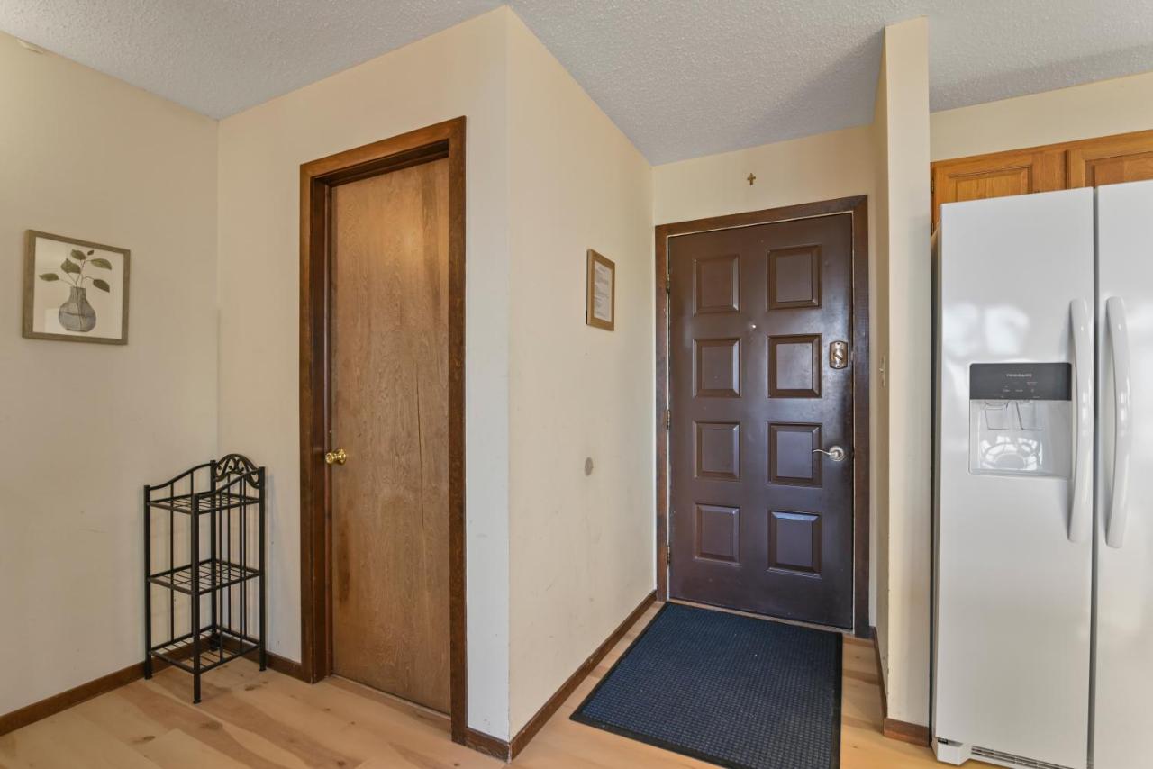 Pocono Mountain Village at Camelback 294 Overlook Way - B&B