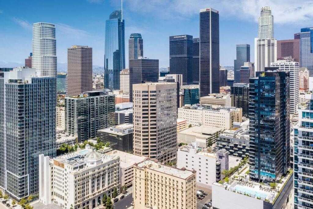 Downtown LA with the breathtaking view 2 bedrooms and parking space - B&B