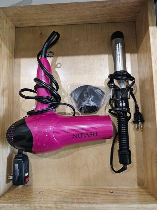 Lagoon View - Pool - Close to Siesta Key - Centrally Located - Bed and Breakfast Sarasota