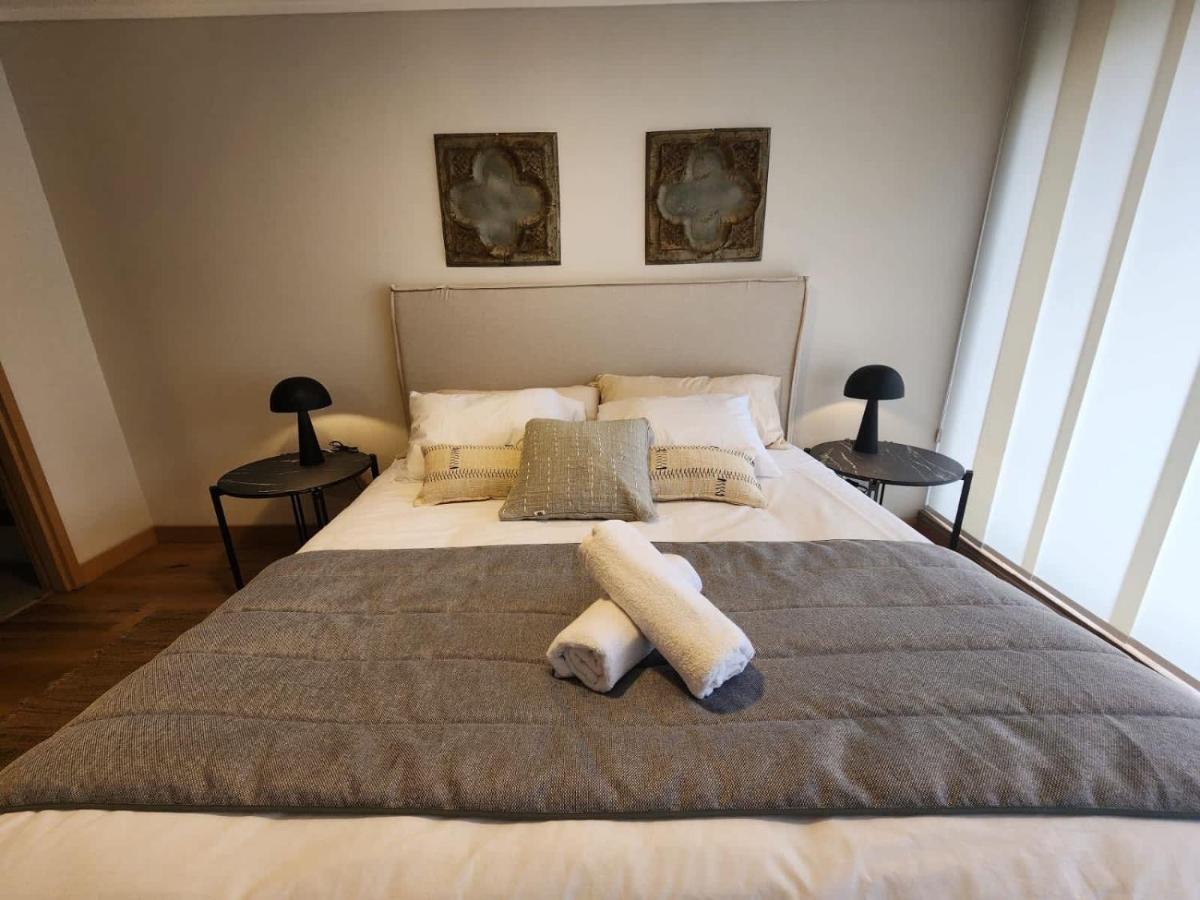 HOM I 1D1B Parking y Piscina temperada - B&B
