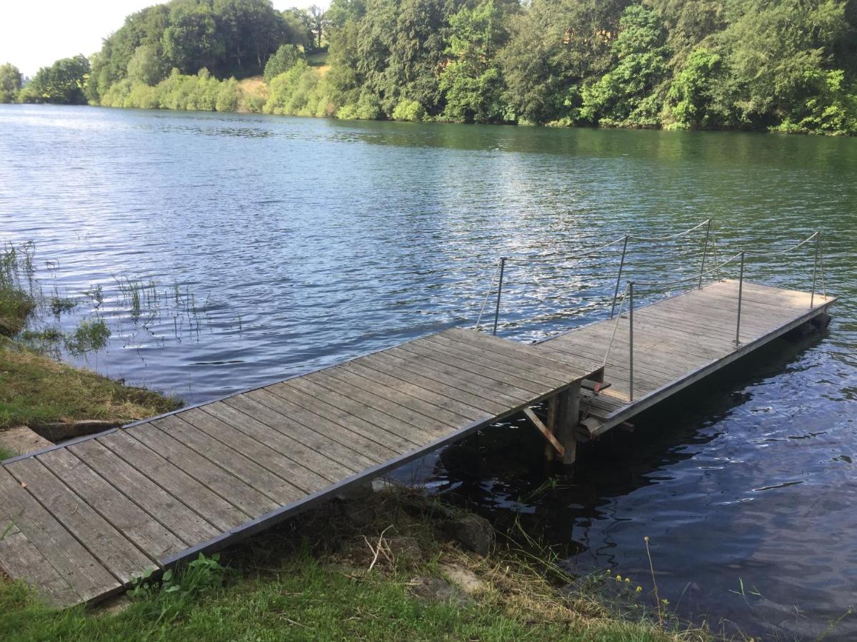 Maison Lac de Pareloup -LES PIEDS DANS L'EAU- - B&B Arvieu