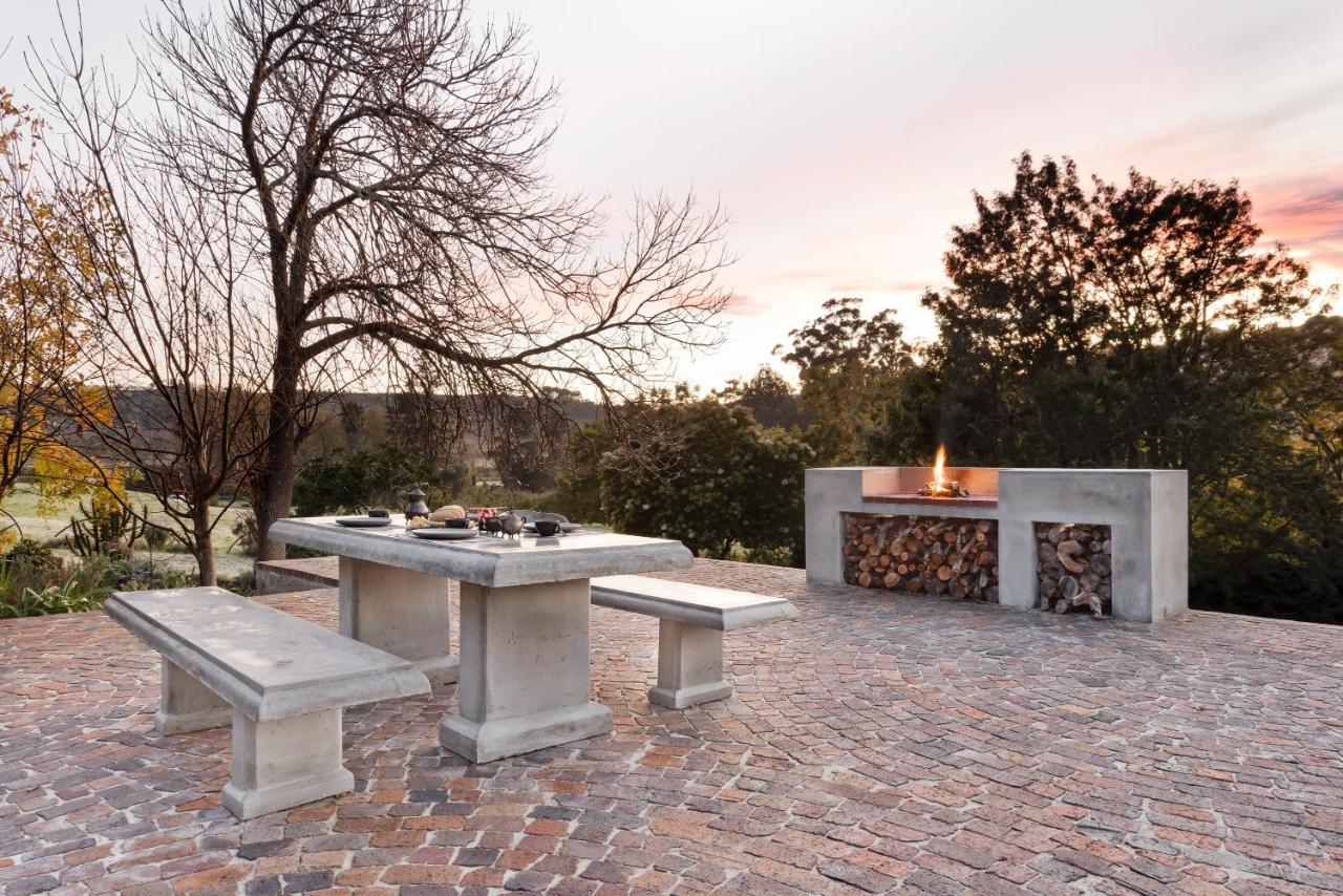 Avemore Vineyard View - wood fired hot tub and full power back up - Bed and Breakfast Onder-Papegaaiberg